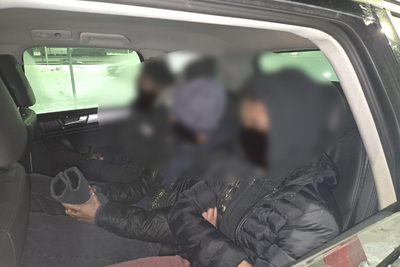 Zatrzymani cudzoziemcy w pojeździe Zatrzymani cudzoziemcy w pojeździe