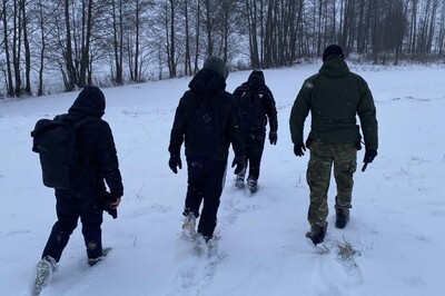 Funkcjonariusz Straży Granicznej podczas wykonywania czynności służbowych Funkcjonariusz Straży Granicznej podczas wykonywania czynności służbowych