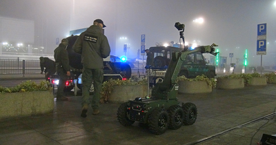 Funkcjonariusz Straży Granicznej podczas działań minersko-pirotechnicznych Funkcjonariusz Straży Granicznej podczas działań minersko-pirotechnicznych