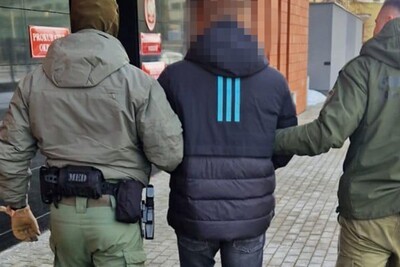 Funkcjonariusze Straży Granicznej podczas wykonywania czynności służbowych Funkcjonariusze Straży Granicznej podczas wykonywania czynności służbowych