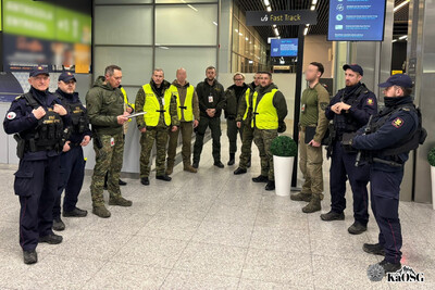 Nocne ćwiczenia antyterrorystyczne na stacji kolejowej w Krakowie-Balicach Nocne ćwiczenia antyterrorystyczne na stacji kolejowej w Krakowie-Balicach