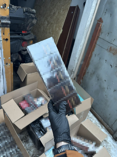 Nielegalne papierosy w garażu 