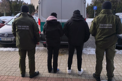 Funkcjonariusze Straży Granicznej podczas wykonywania czynności służbowych Funkcjonariusze Straży Granicznej podczas wykonywania czynności służbowych