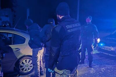 Zatrzymanie kuriera i nielegalnych migrantów