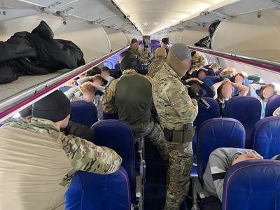 Antyterroryści ćwiczyli na gdańskim lotnisku Antyterroryści ćwiczyli na gdańskim lotnisku