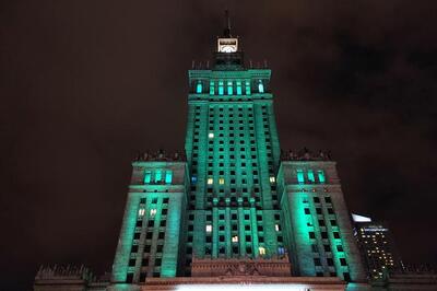 Zielona iluminacja Pałacu Kultury i Nauki z okazji 35-lecia Straży Granicznej Zielona iluminacja Pałacu Kultury i Nauki z okazji 35-lecia Straży Granicznej
