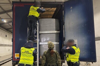Osoby zatrzymane za nielegalne przekroczenie granicy polsko-litewskiej Osoby zatrzymane za nielegalne przekroczenie granicy polsko-litewskiej