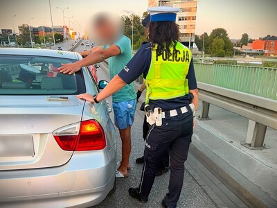 Odpowiedzialność nie mija po służbie. Strażnicy graniczni udaremnili jazdę pijanemu kierowcy Zdj, NwOSG