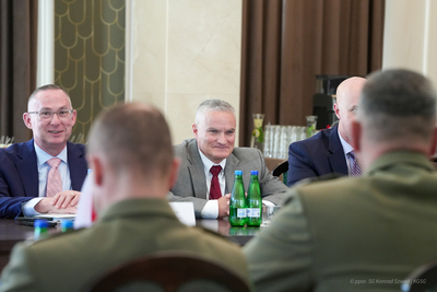 Polsko – amerykańska współpraca dla bezpieczeństwa granic. Przedstawiciele amerykańskich służb z wizytą w Warszawie Polsko – amerykańska współpraca dla bezpieczeństwa granic. Przedstawiciele amerykańskich służb z wizytą w Warszawie